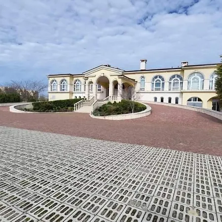 El-em Apartments-в-301 Baltjik