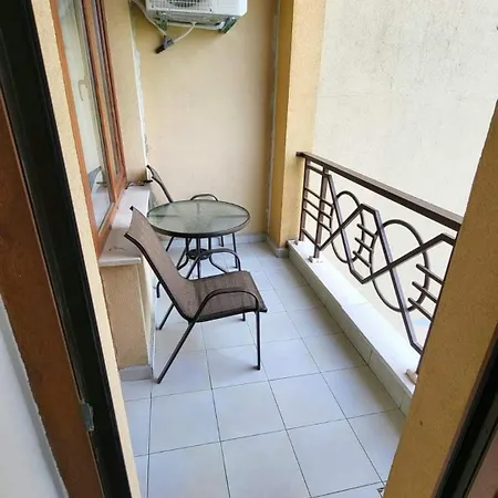 El-em Apartments-в-301