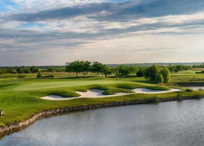 El-em Apartments-в-301